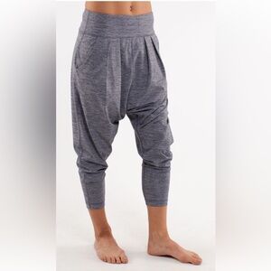 Lululemon RARE Happy Hatha Crop Heathered Deep Indigo / Deep Indigo 8